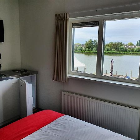 Hotel Restaurant Lakeside Uithoorn Esterno foto